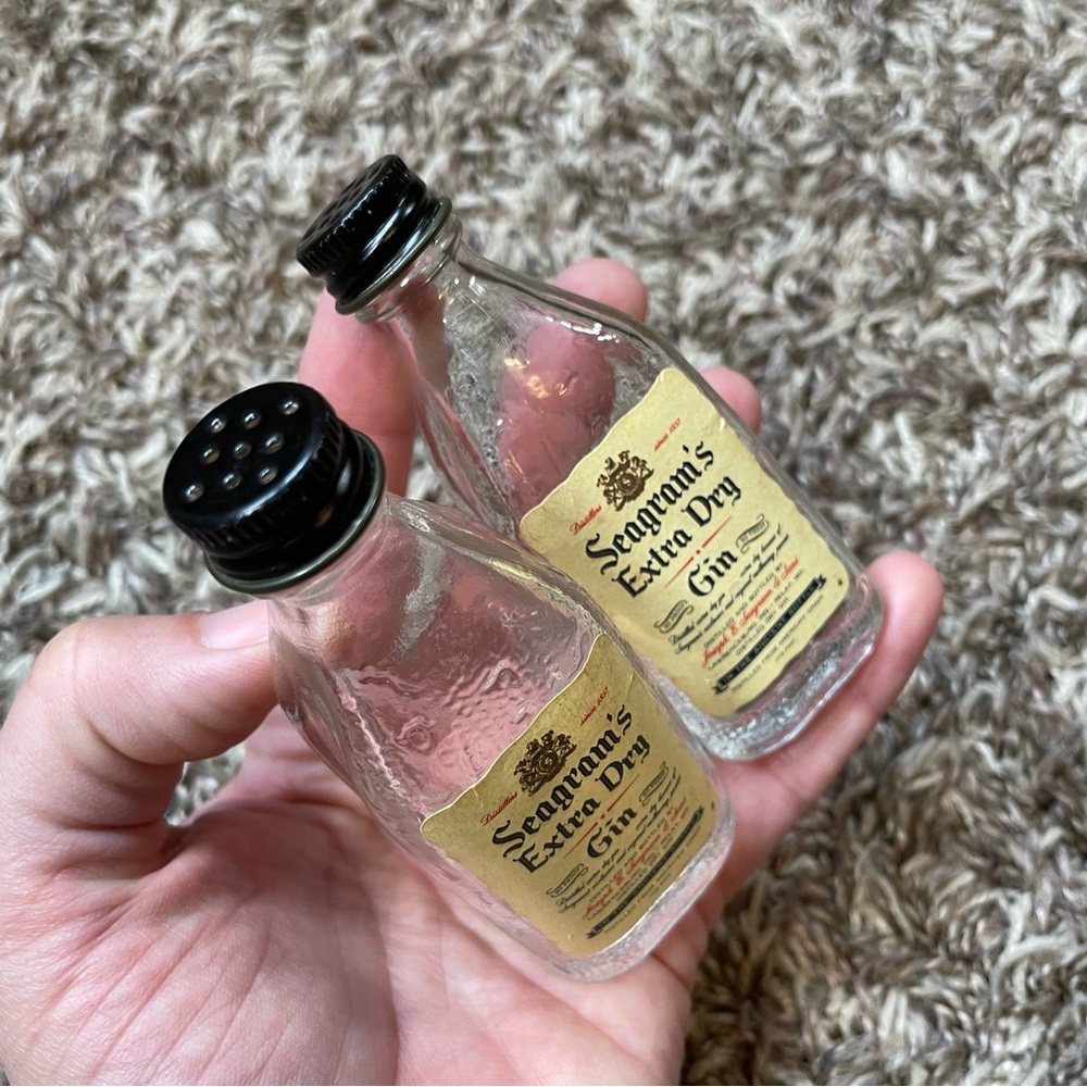 Seagram’s Gin Salt and Pepper Shakers